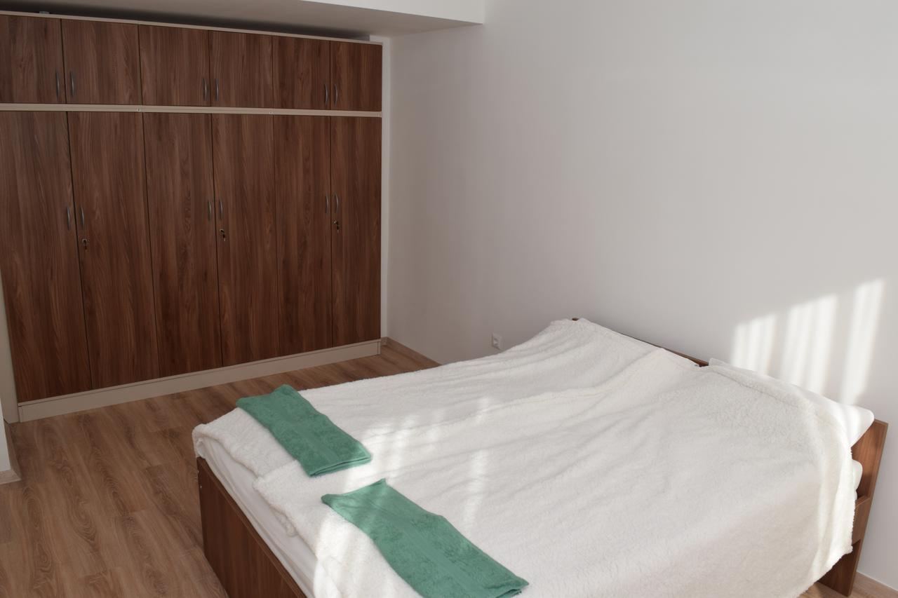 Marothi Kollegium Hostel Debrecen Buitenkant foto