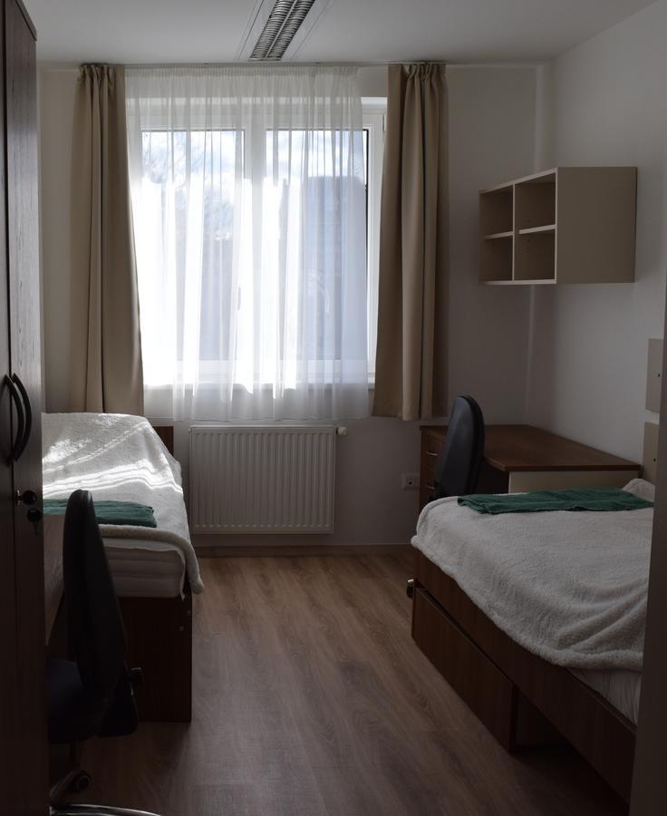 Marothi Kollegium Hostel Debrecen Buitenkant foto